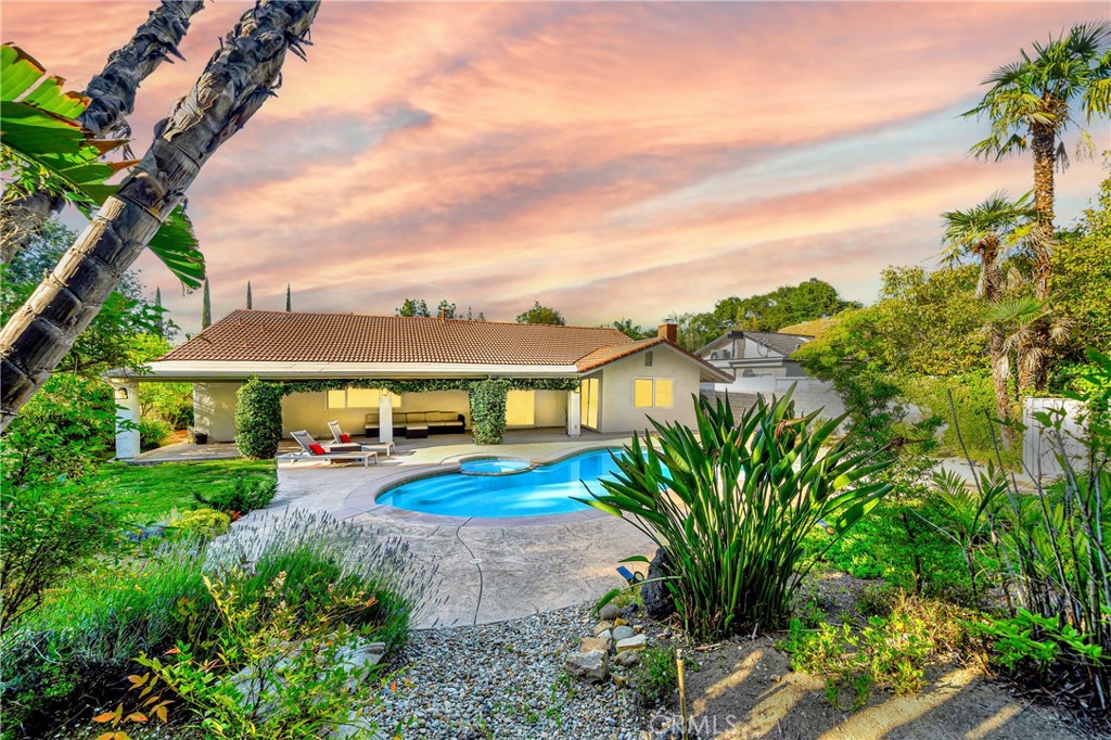 3811 Algonaut Drive
