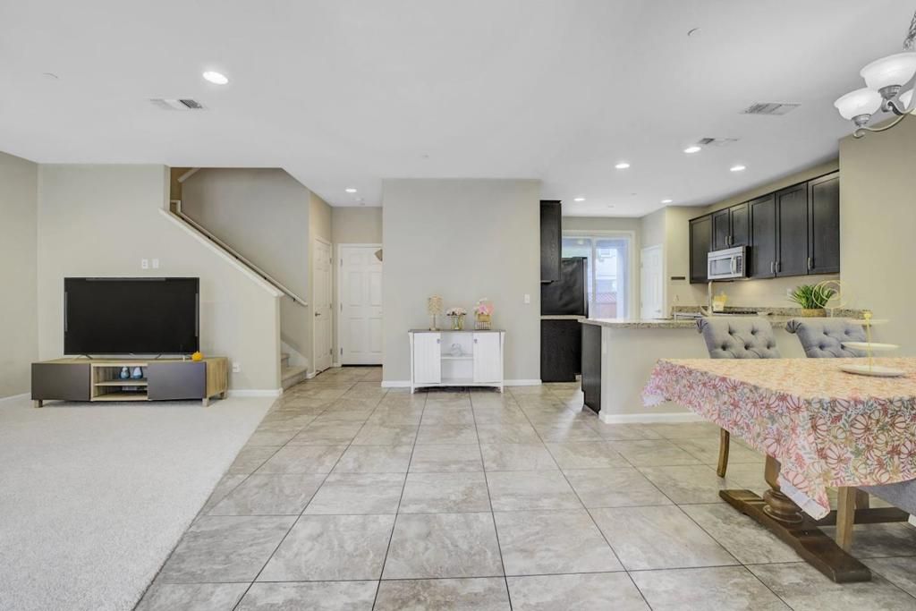 Photo of 7934 Spanish Oak Circle, Gilroy, CA 95020 (MLS # ML82024937)