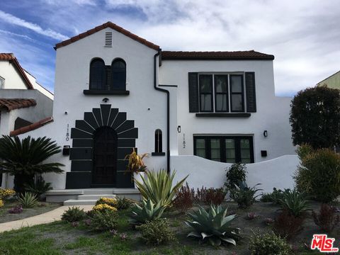 Photo of 1180 S Tremaine Avenue, Los Angeles, CA 90019 (MLS # 25620493)