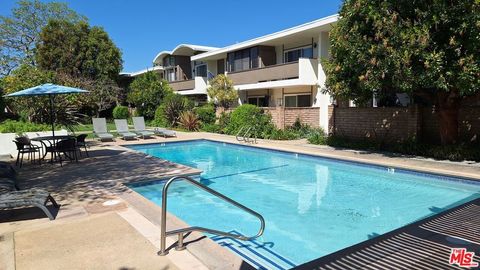 Photo of 4764 LA VILLA MARINA #F, Marina Del Rey, CA 90292 (MLS # 26664595)