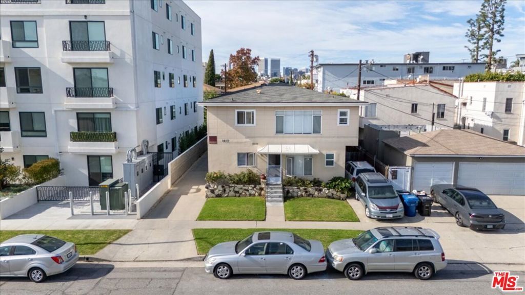 Photo of 1017 S Shenandoah Street, Los Angeles, CA 90035 (MLS # 26650095)
