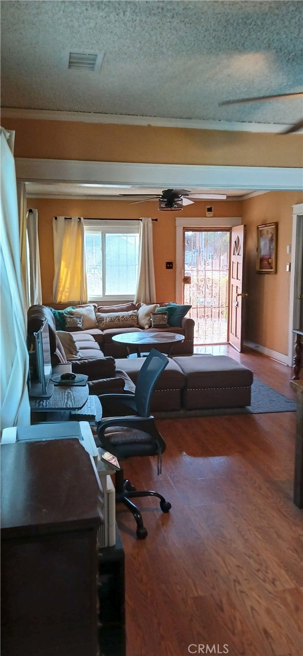 1359 W 69th