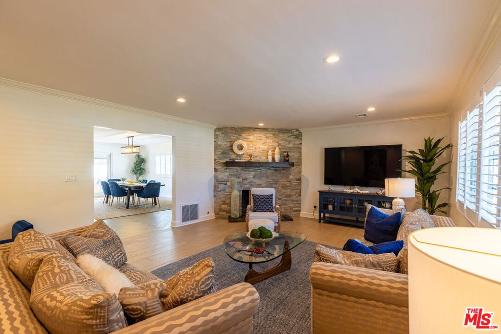 1 Saddlehorn Lane