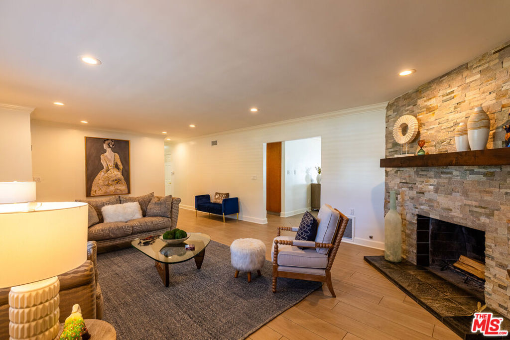 1 Saddlehorn Lane