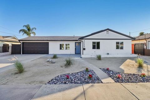 9233 Maranda Drive Santee CA 92071
