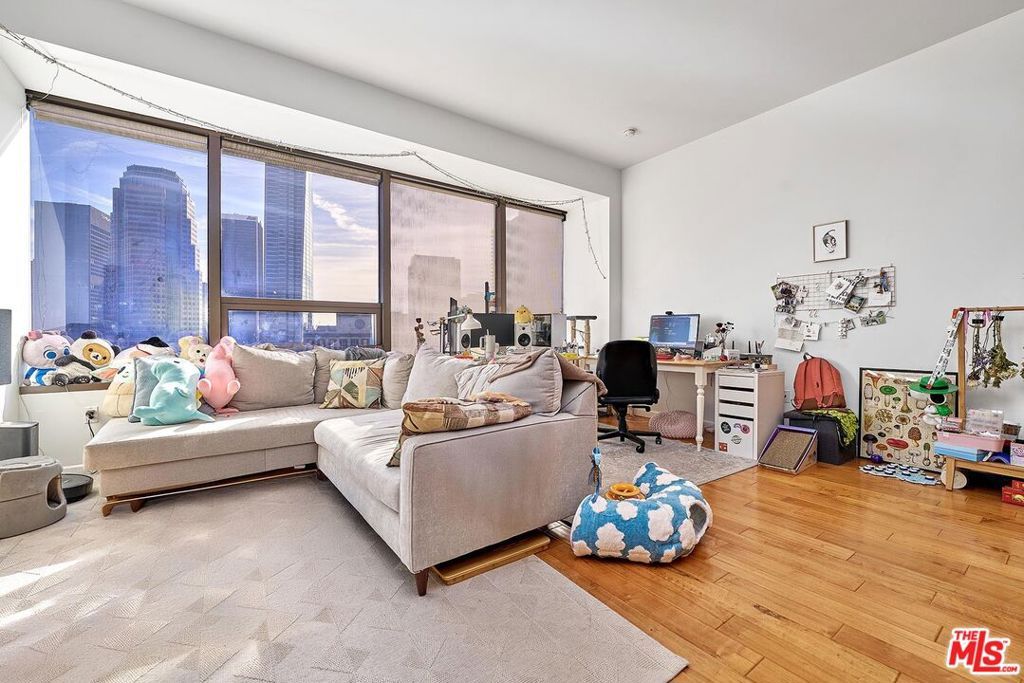 Photo of 1100 Wilshire Boulevard #2108, Los Angeles, CA 90017 (MLS # 26654711)