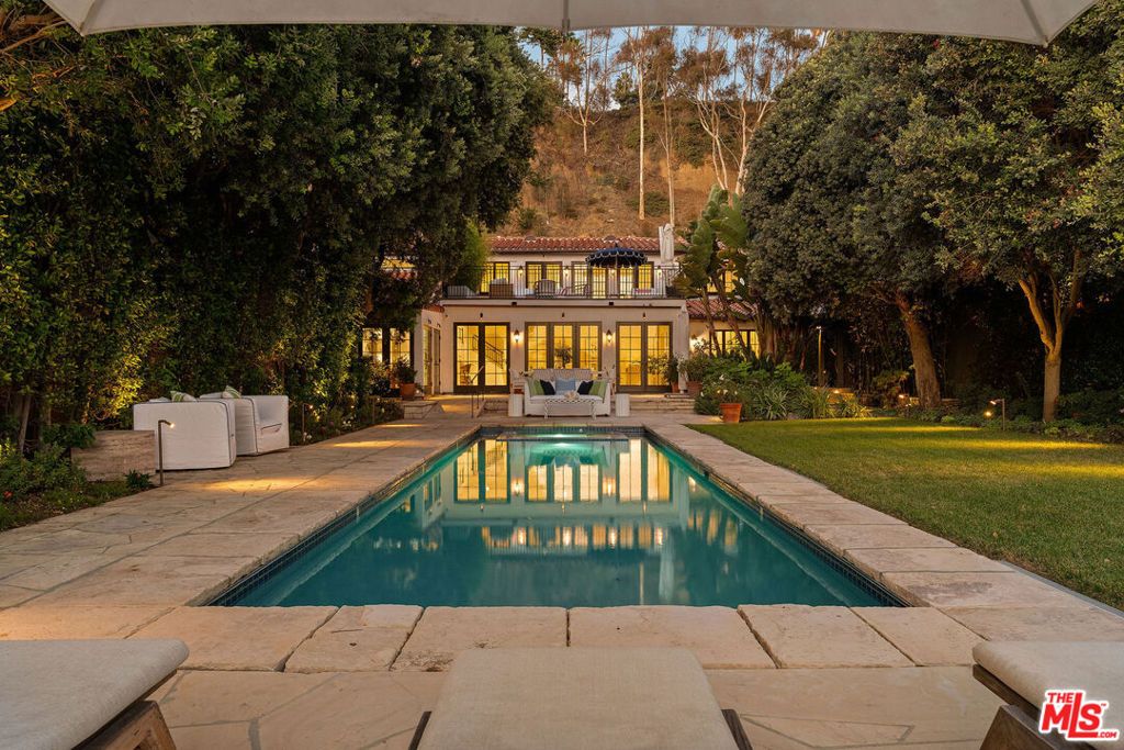 Photo of 705 Palisades Beach Road, Santa Monica, CA 90402 (MLS # 25610245)