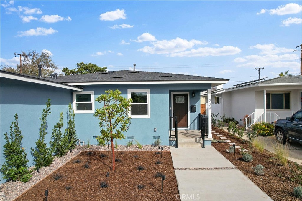 209 E Mayfair