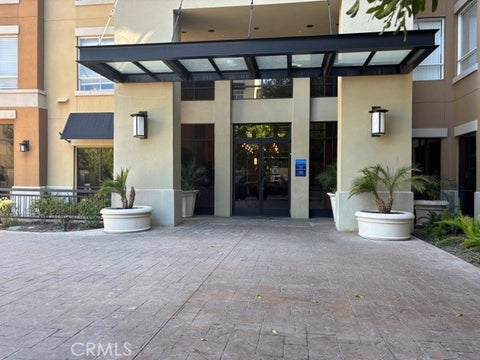 Photo of 24535 Town Center Drive #6210, Valencia, CA 91355 (MLS # SR26197679)