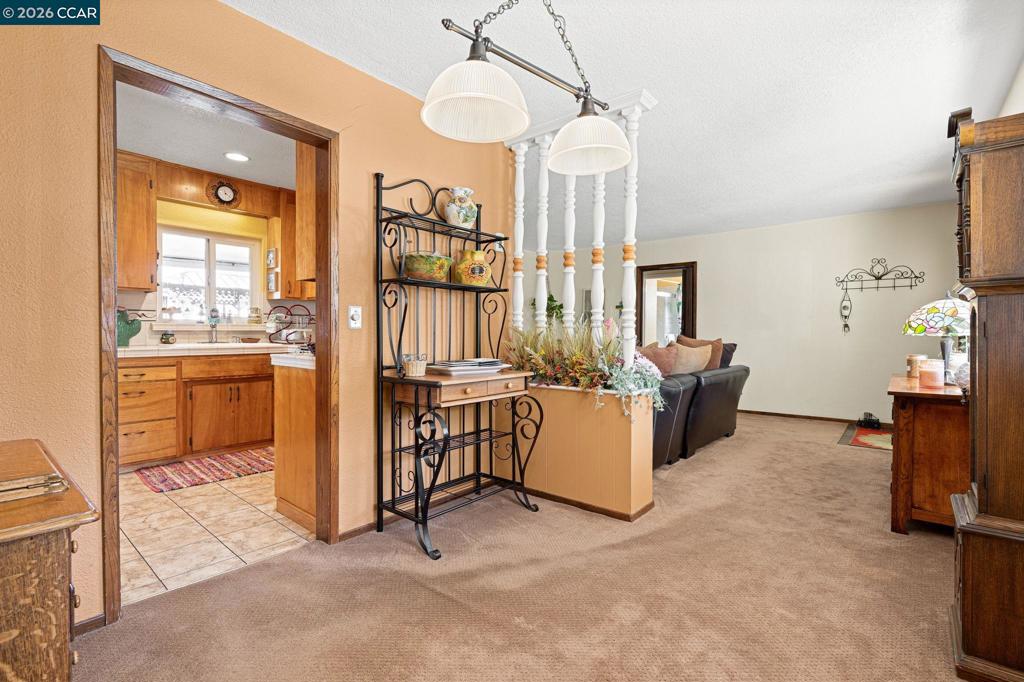 2383 Mountain View Dr