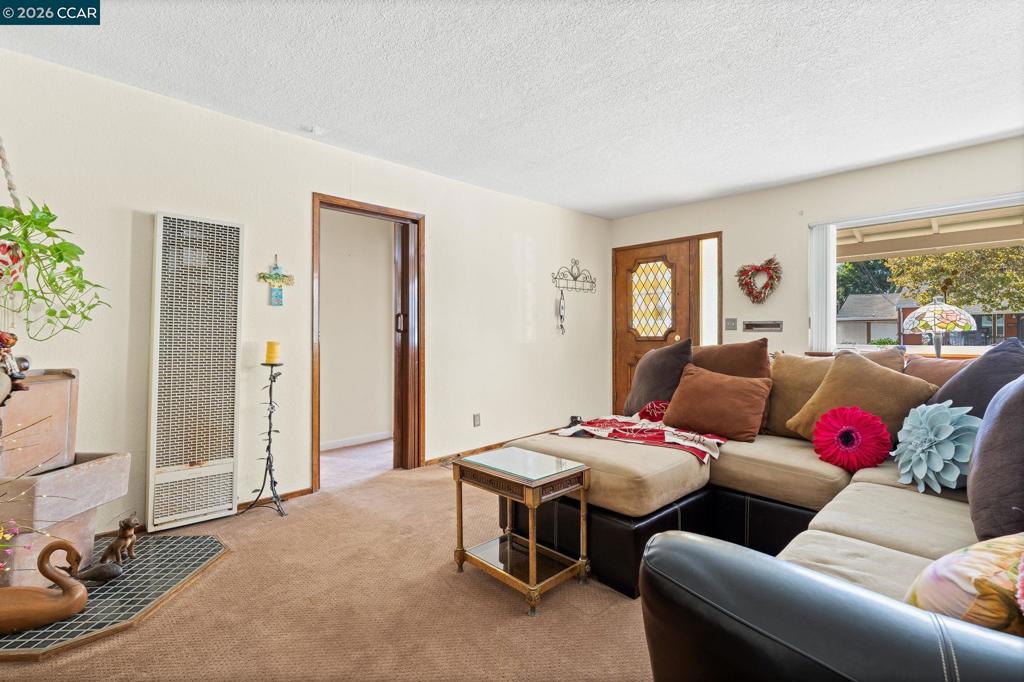 2383 Mountain View Dr