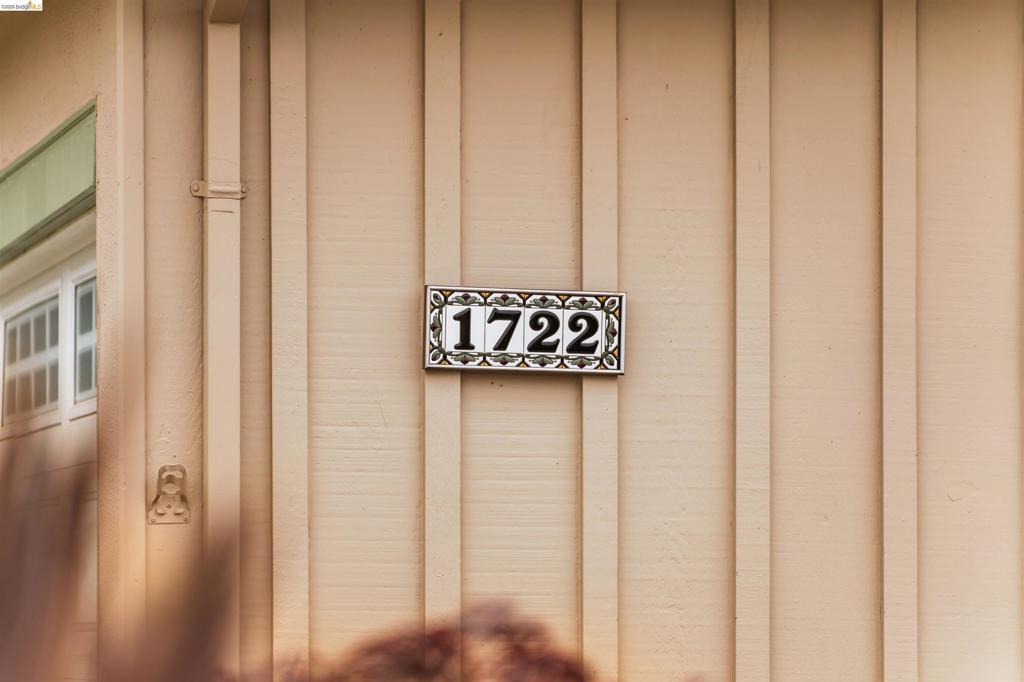 1722 Via Chorro