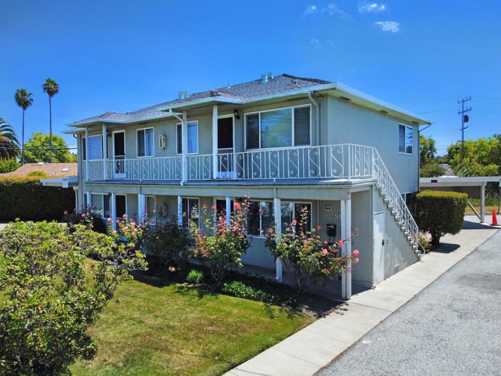 94 E 39th Avenue