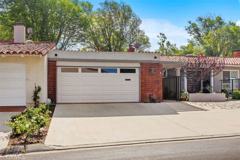 Photo of 521 Playa, Newport Beach, CA 92660 (MLS # OC26072535)