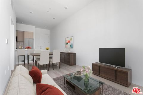 Photo of 1650 Sawtelle Boulevard #405, Los Angeles, CA 90025 (MLS # 25611661) Photo of 1650 Sawtelle Boulevard #405, Los Angeles, CA 90025 (MLS # 25611661)