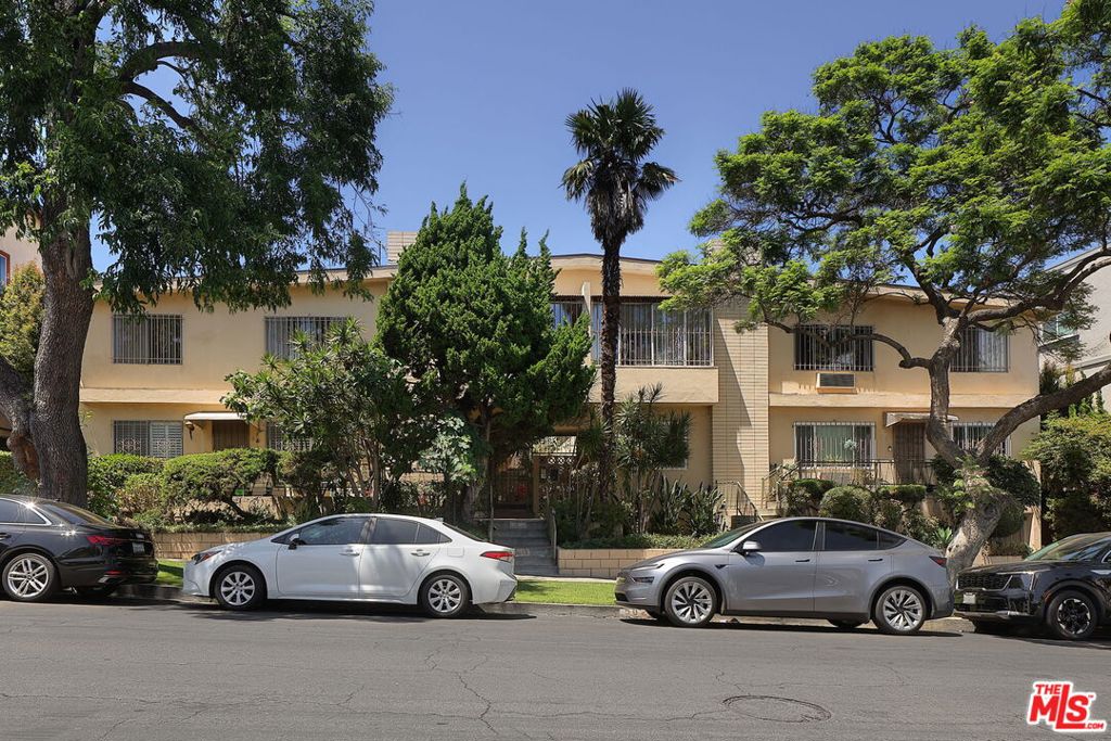 5025 Maplewood Avenue 14, Los Angeles CA 90004