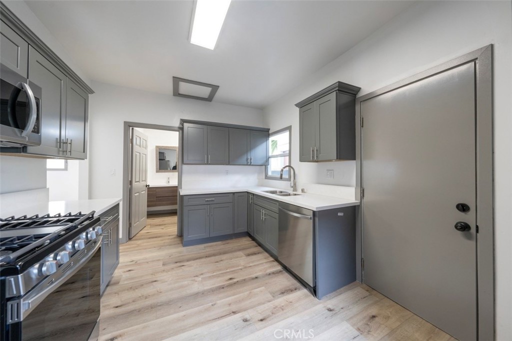 532 W 5th Street