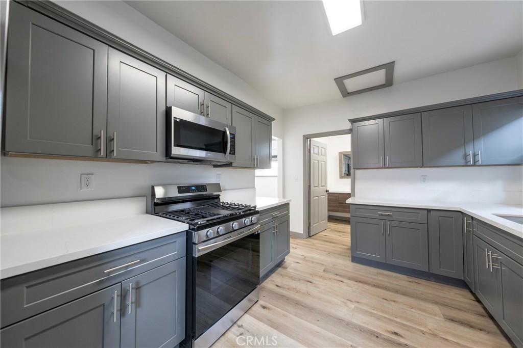 532 W 5th Street
