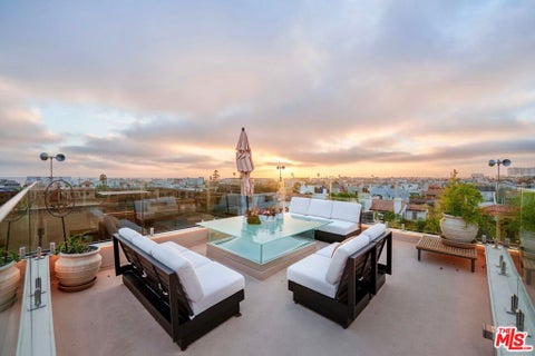 Photo of 122 Union Jack Mall, Los Angeles, CA 90292 (MLS # 26869665)