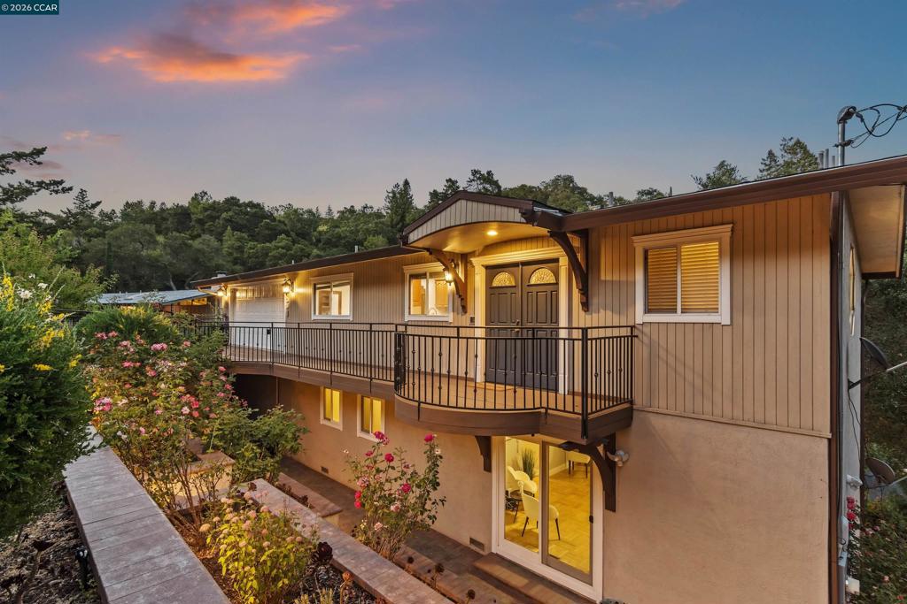 38 Saint Stephens Dr