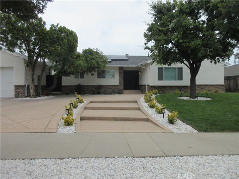 Photo of 10914 Canby AVE, Northridge, CA 91324 (MLS # SR26107303)