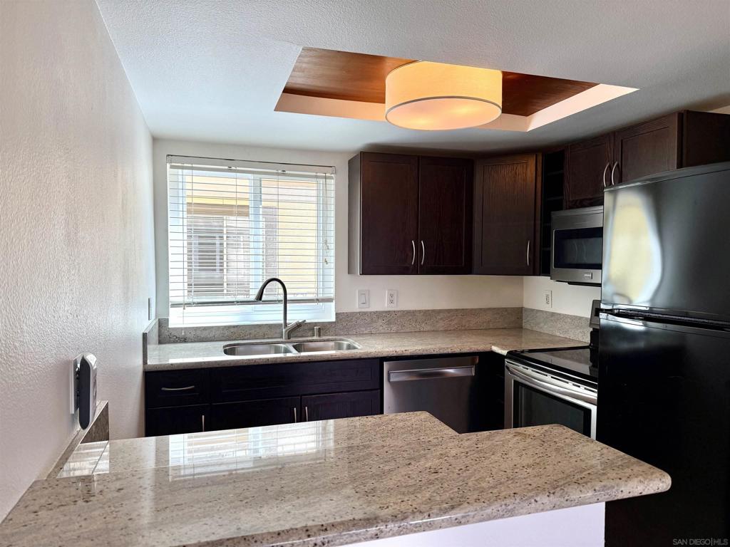 1270 Cleveland Ave J205