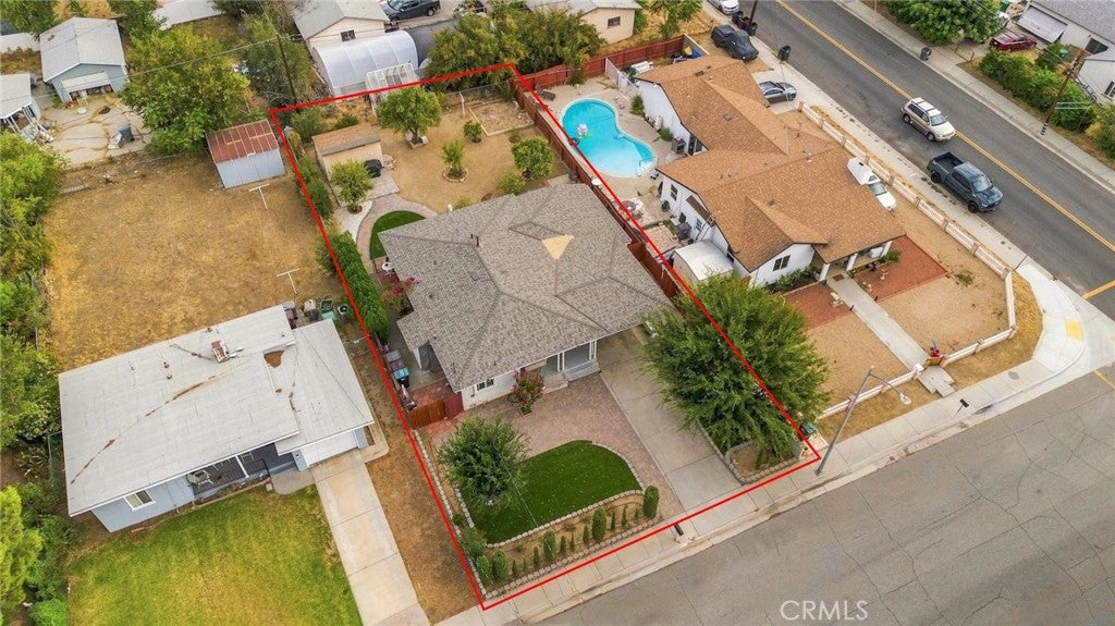 831 W George