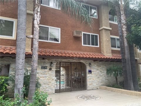 Photo of 3220 Altura Ave #213, La Crescenta, CA 91214 (MLS # PW26072202)