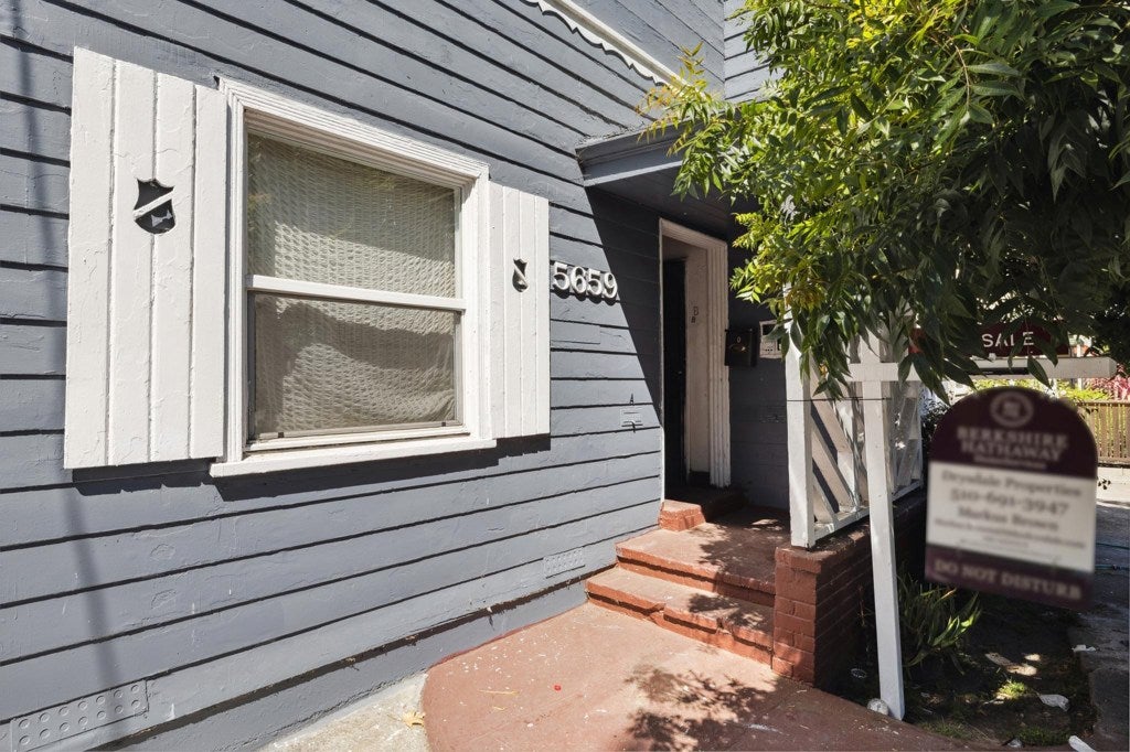 5659 Telegraph Ave
