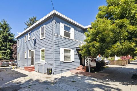 Photo of 5659 Telegraph Ave Ave, Oakland, CA 94609 (MLS # 41120723)