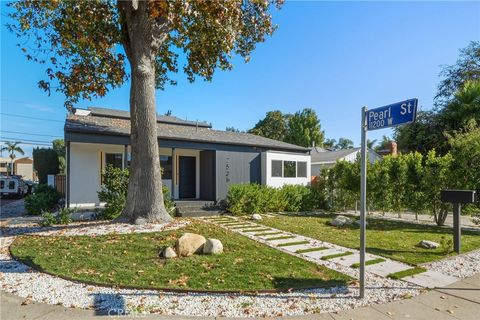 Photo of 2536 Cotner Ave, Los Angeles, CA 90064 (MLS # WS26063242)