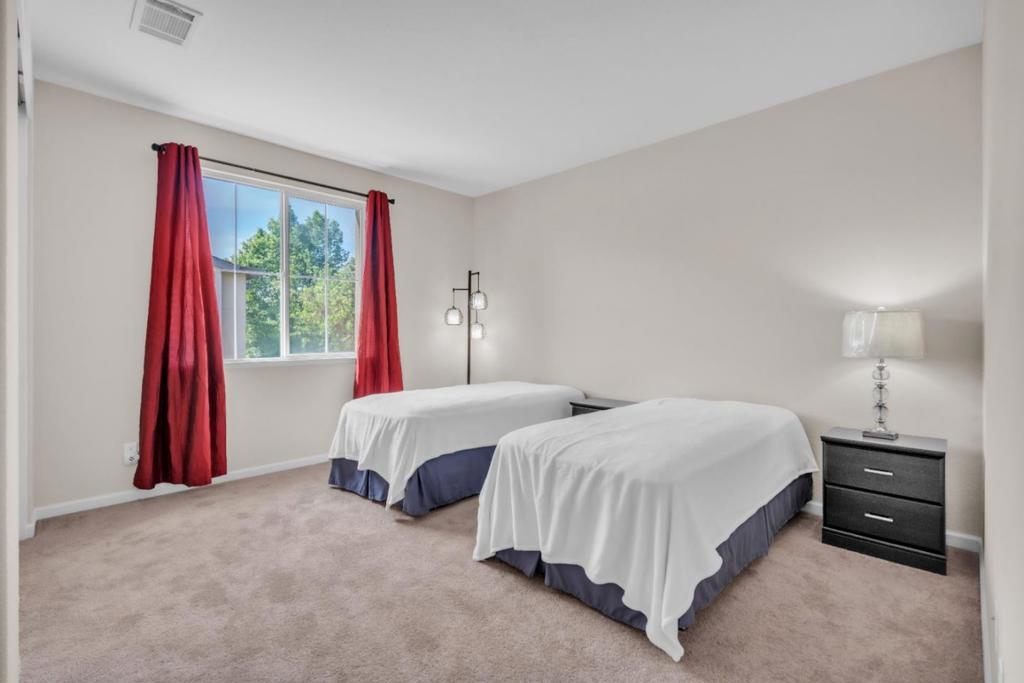 2256 Dorset Lane