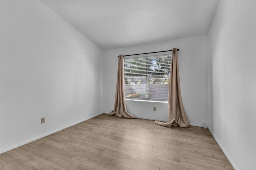 Royal Palms Condos - Residential Lease