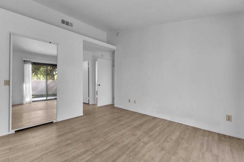 Royal Palms Condos - Residential Lease
