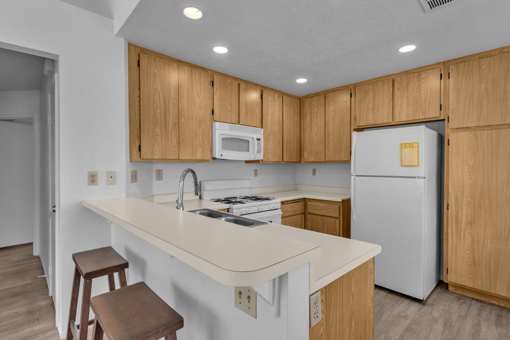 Royal Palms Condos - Residential Lease