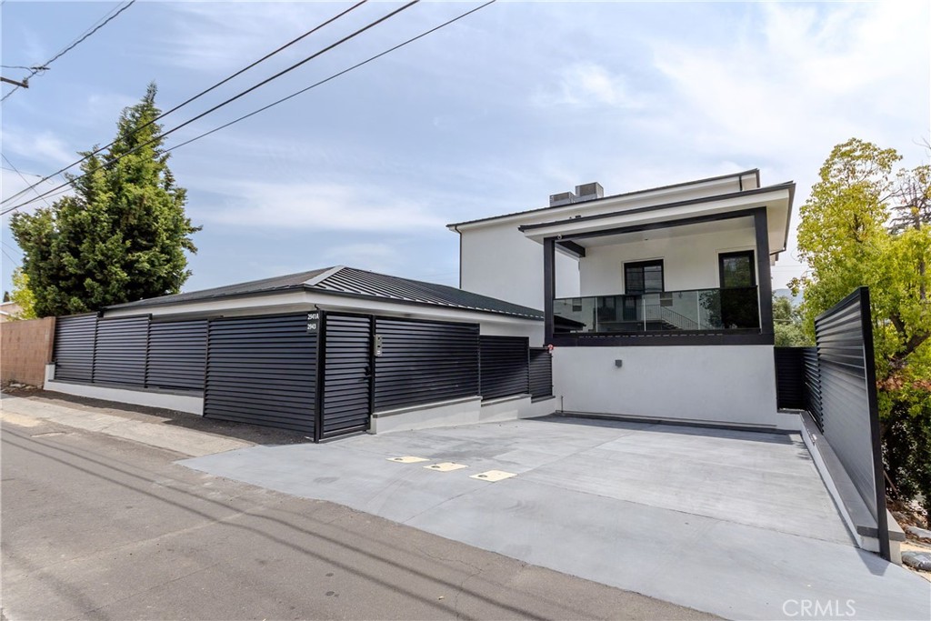 Properties 1 2941 Mary Street