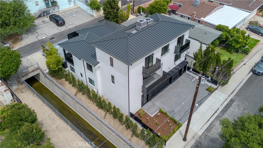 Properties 2 2941 Mary Street