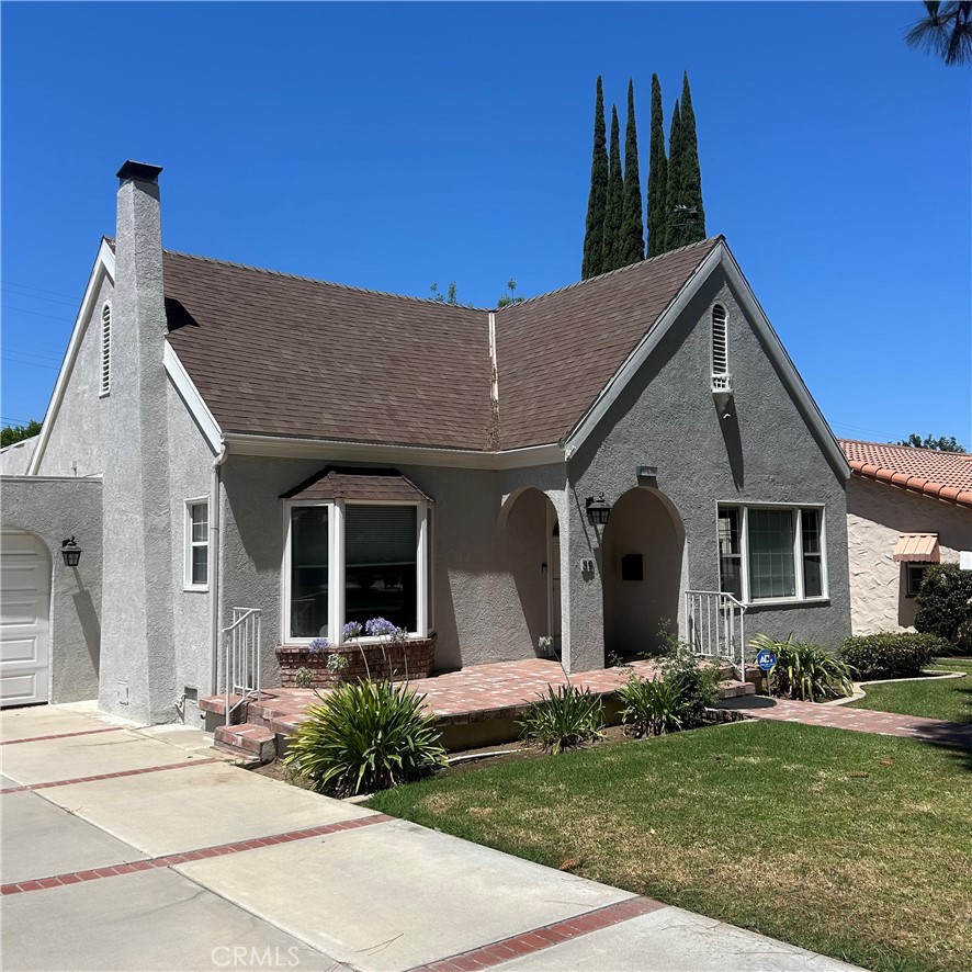 Own a Piece of Redlands History - 2 homes on a lot in Downtown Redlands!!! Walking distance to Downtown and the Employers....
Just Steps from the Heart of Downtown - Classic craftsmanship and vintage Redlands character!!!
This unique dual-home property blends timeless charm with modern convenience—perfect for homeowners, investors, or multi-generational living.
Front Home (2 Bed / 1 Bath): Gorgeous hardwood flooring, Spacious kitchen + formal dining room.
Back Home (1 Bed / 1 Bath): Updated interior with modern touches, Cozy kitchen and private living space
Ideal for rental income, guests, or in-laws:
Prime Location