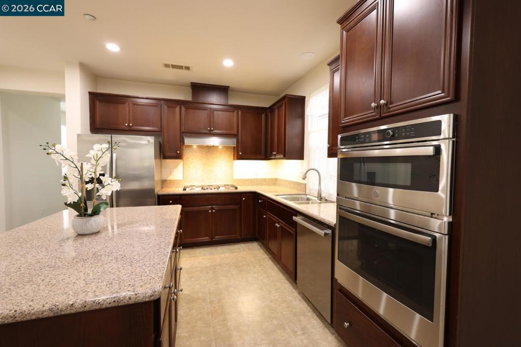 5041 5041 Escalon Cir