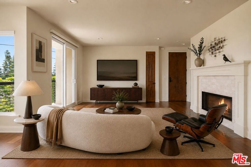 2255 Fox Hills Drive 200, Los Angeles CA 90064