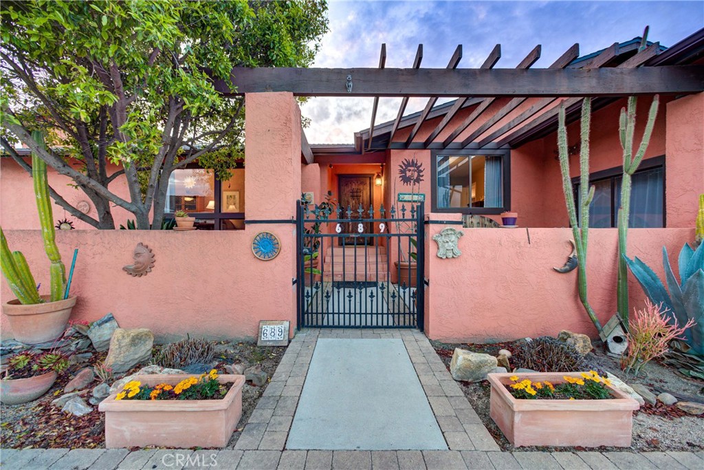 689 Woodland Drive