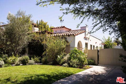 Photo of 1654 Stearns Drive, Los Angeles, CA 90035 (MLS # 26874591)