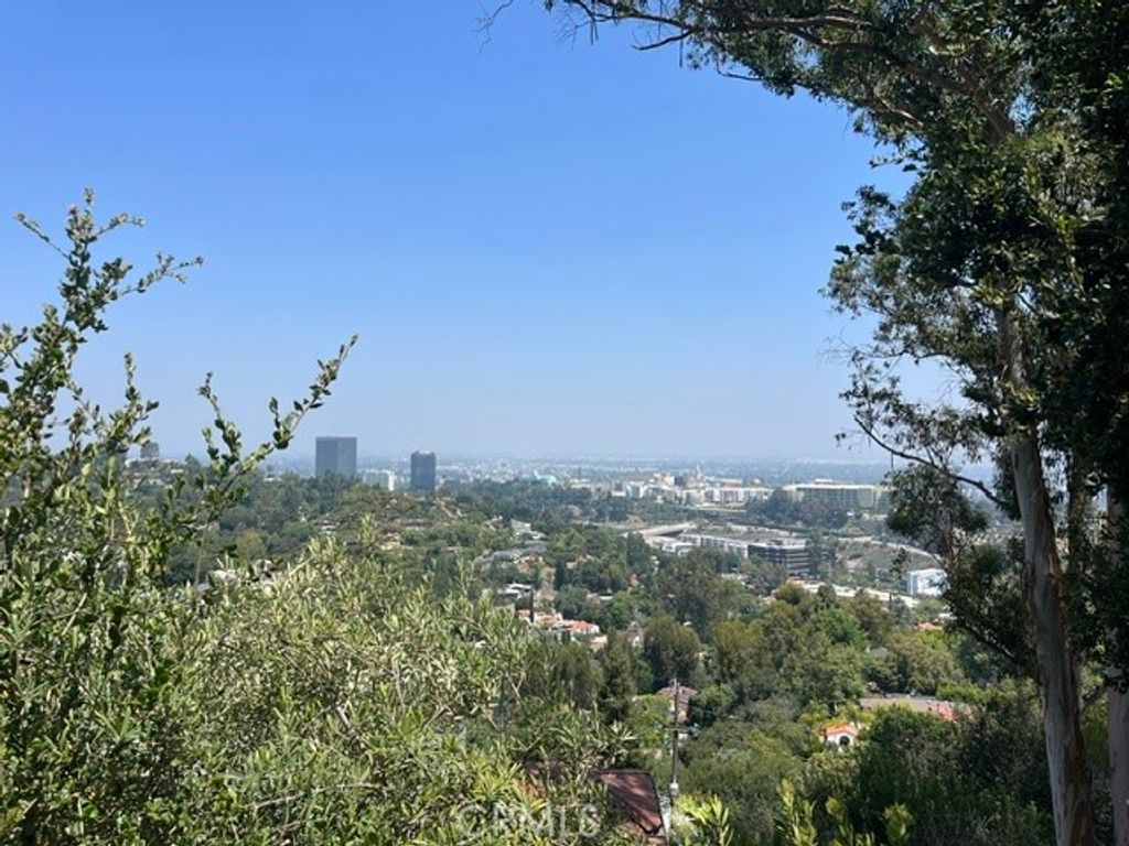 Photo of 3124 Goodview TRL, Los Angeles, CA 90068 (MLS # SR26162053)