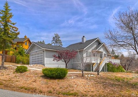 Photo of 1019 Fawnskin Dr, Fawnskin, CA 92333 (MLS # IG26077071)