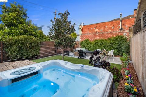 Photo of 825 41St St St, Oakland, CA 94608 (MLS # 41132893)