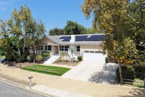 Photo of 1039 Nonchalant Drive, Simi Valley, CA 93065 (MLS # 226003977)