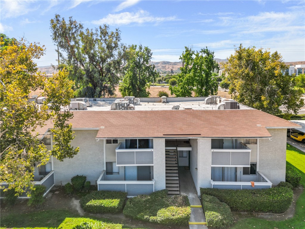 Beautifully Updated Condo – Prime Location in Redlands West Townhomes Condominium Association. This beautifully updated 2nd-floor condo, just a short walk to the VA hospital. Featuring an open and spacious floor plan, this home offers upgraded windows, a modern kitchen with updated appliances, and a stylishly renovated bathroom. The living area boasts gorgeous wood floors, a private balcony perfect for relaxing, and built-in surround sound with upgraded outlets and multiple auxiliary connections. The generously sized bedroom includes a walk-in closet, adding both comfort and convenience. Community amenities include a sparkling pool, soothing spa, and tennis courts, providing a resort-like lifestyle. Ideally located near shopping, the VA hospital, Loma Linda University, and with easy freeway access, this condo offers both comfort and convenience.