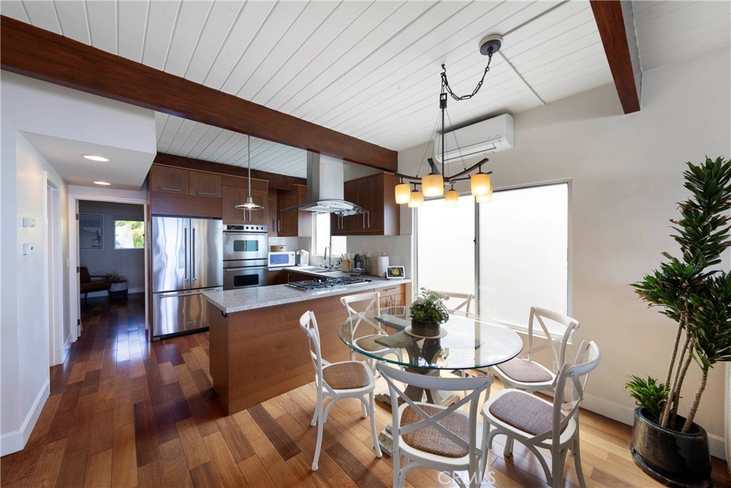 1040 La Mirada Street