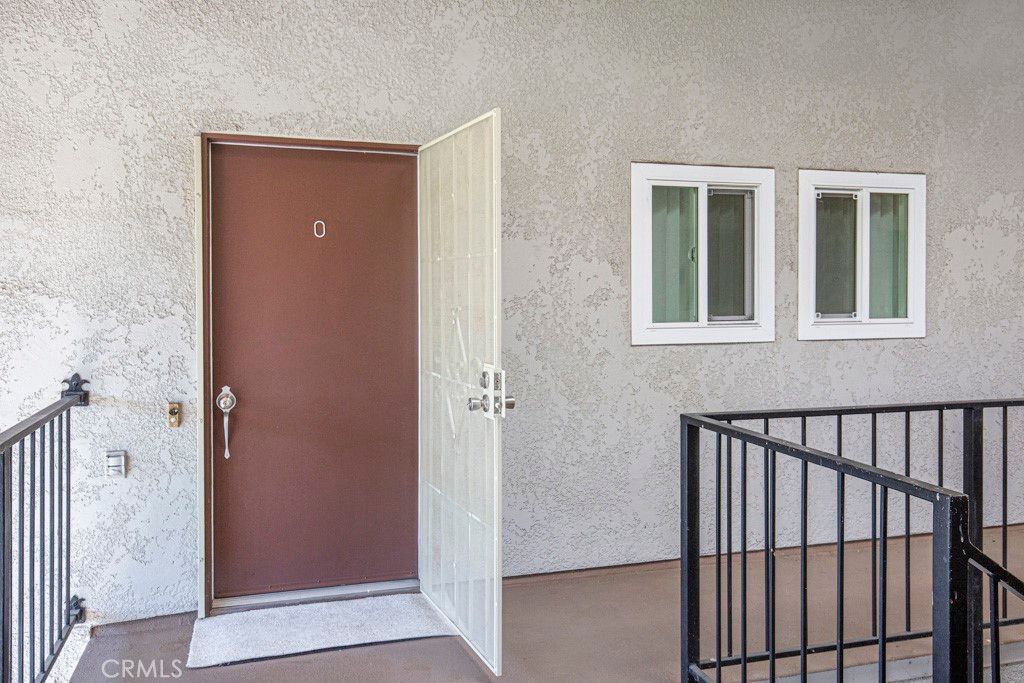 Photo of 2266 Via Puerta #O, Laguna Woods, CA 92637 (MLS # OC26094257)