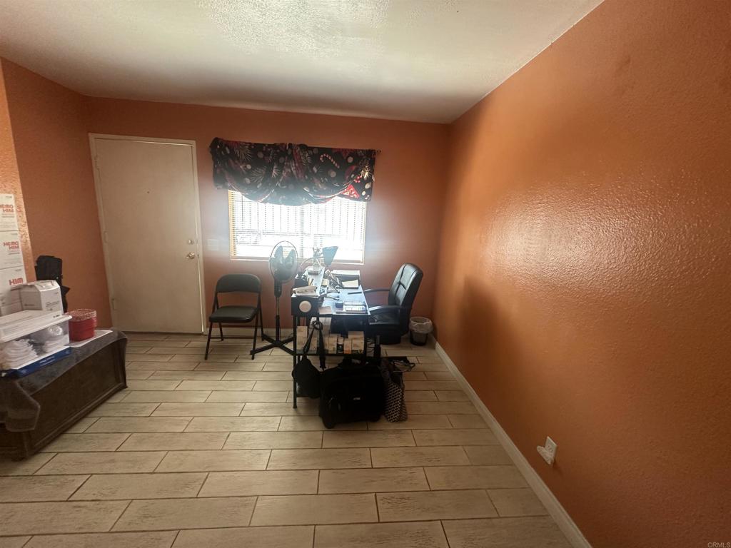 891 W San Ysidro Boulevard